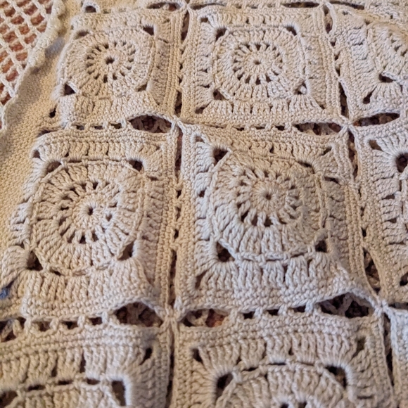 Handmade crochet cotton vest - Picture 4 of 4